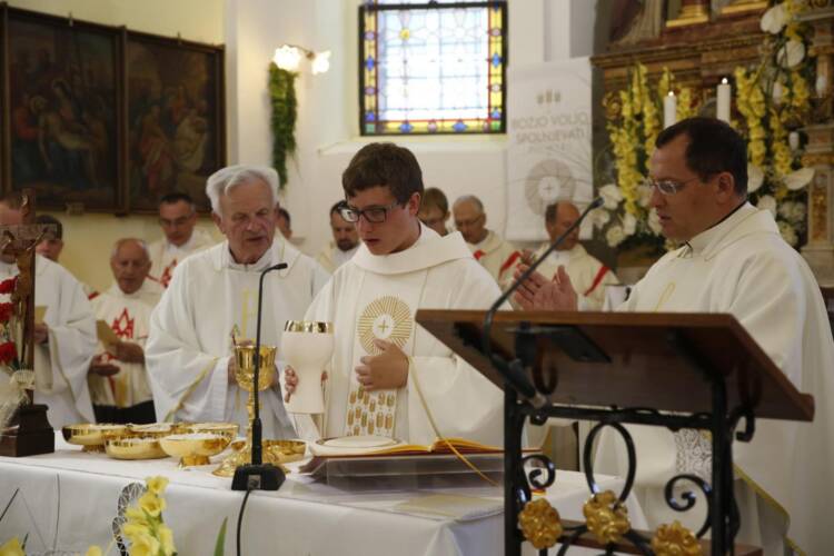Nova maša g Tineta Povirka in praznovanje (10)